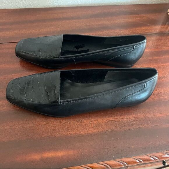 Enzo Angiolini Black Leather Loafers. Size 8 Narrow. Great Used Condition! - Picture 4 of 10